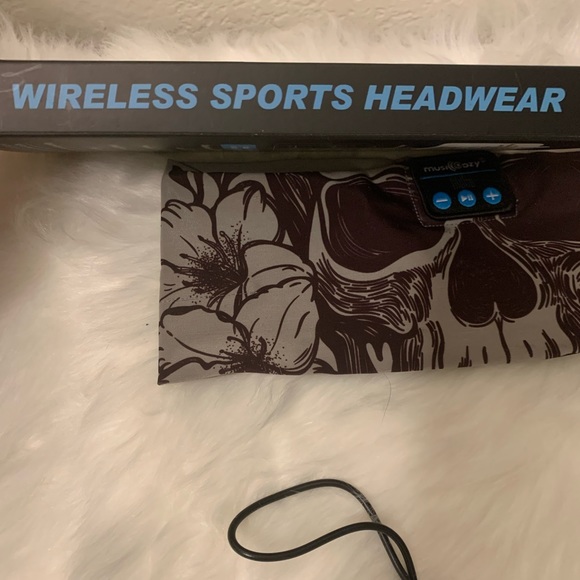 SOLD ON MERCARI • Musicozy wireless headband - Picture 5 of 12